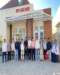 SMK Muhammadiyah Karanganyar Resmi Berangkatkan 10 Alumni Bekerja di PT Solaria Cikarang